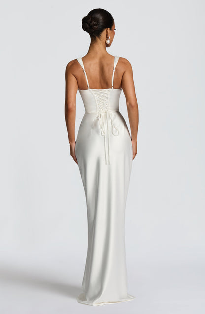 Robe Victoria