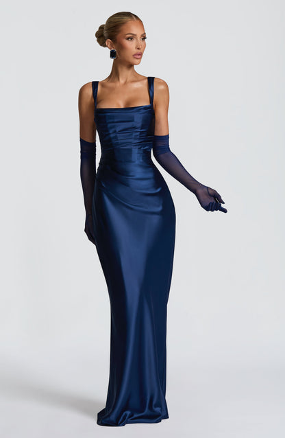 Robe Victoria