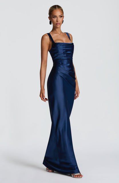 Robe Victoria