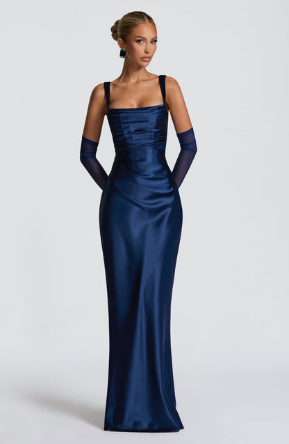 Robe Victoria