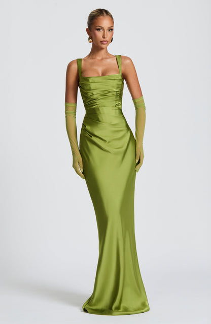 Robe Victoria